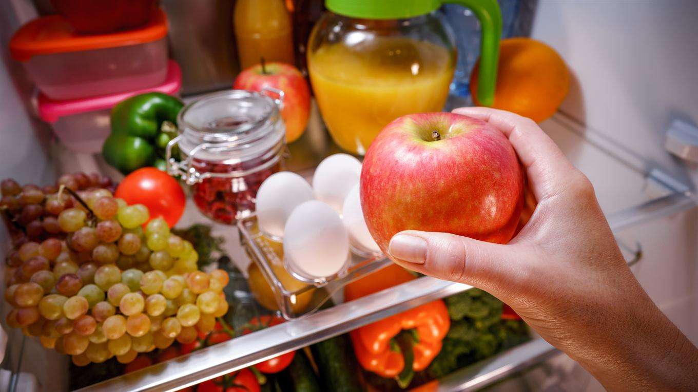 10 alimentos que no deberías guardar en la heladera