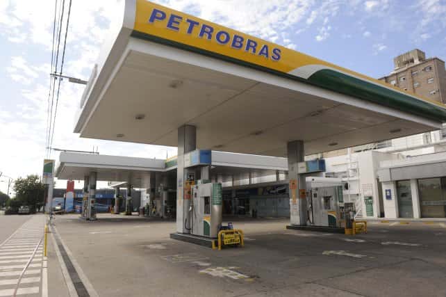 Dos petroleras ya aumentaron sus tarifas en Rosario