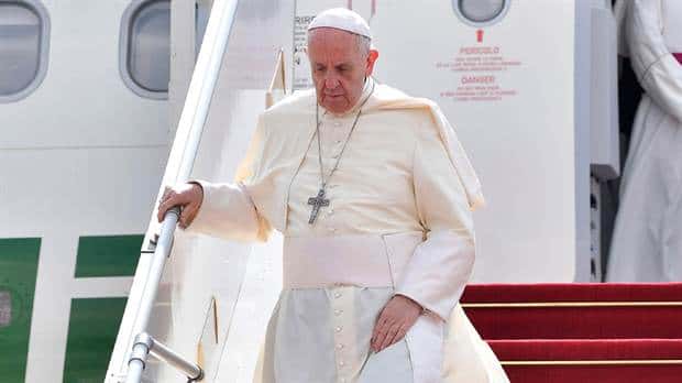 El papa Francisco visitó la embajada rusa del Vaticano para mediar en la guerra