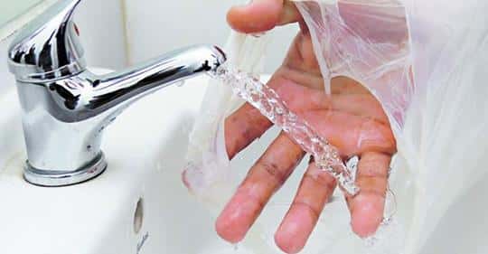 Chile: desarrollan bolsa “plástica” que se disuelve en agua y no contamina