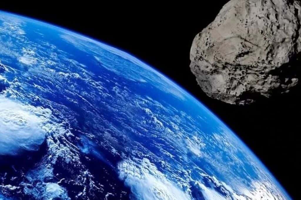 Un gran asteroide seguirá a la tierra por 4.000 años