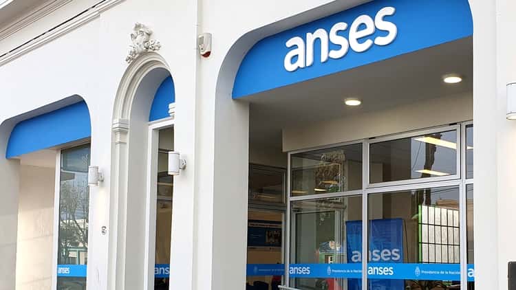 ANSES confirmó el pago de $ 32.000 para AUH, AUE y personal de casas particulares