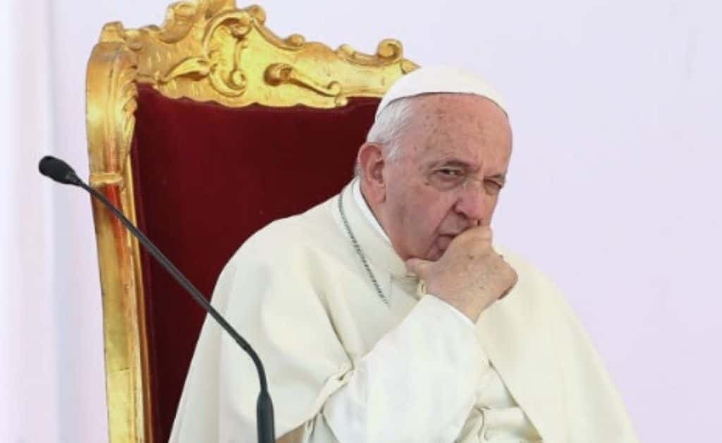 Francisco se opuso al documento del Vaticano que prohibió bendecir las uniones homosexuales