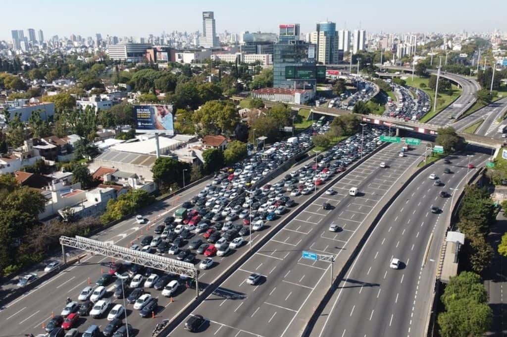 Caos de tránsito en Panamericana y otros accesos a Provincia por controles