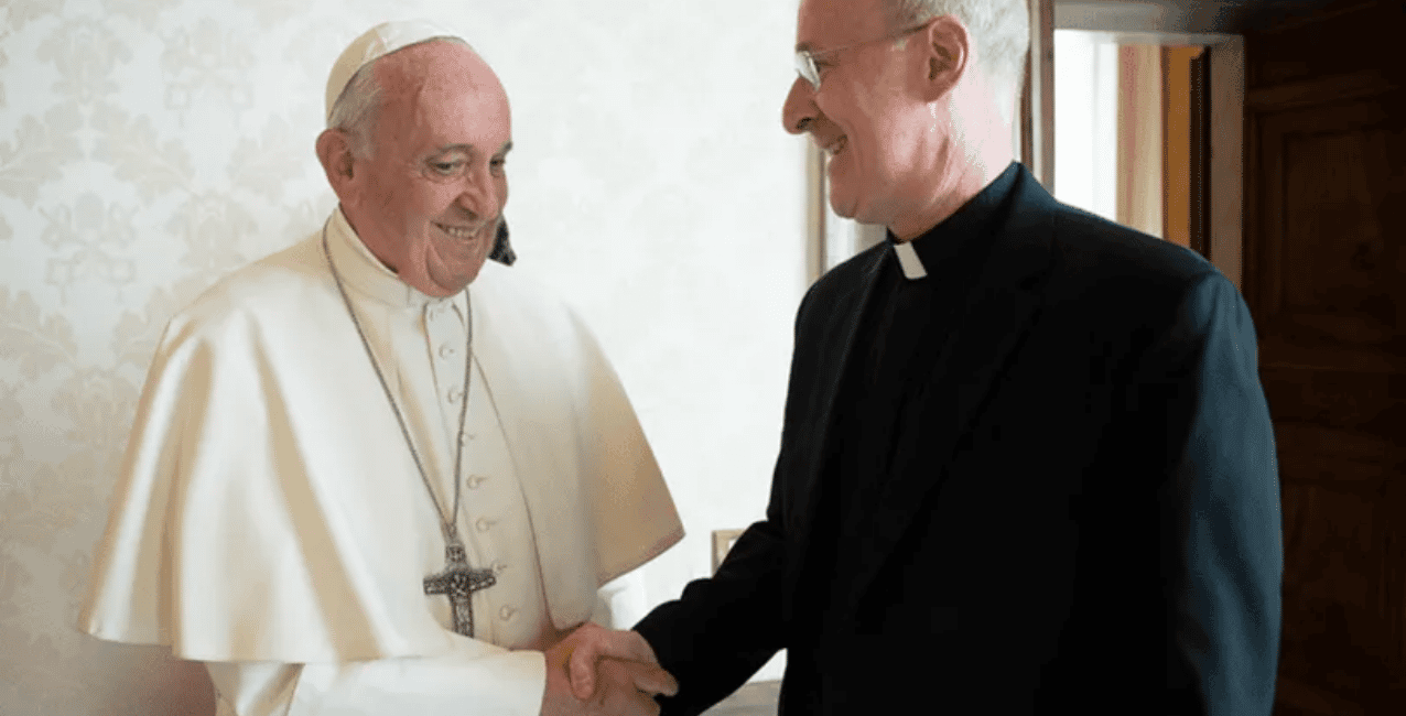 El Papa envió una carta a un sacerdote por su trabajo con la comunidad LGBTIQ+