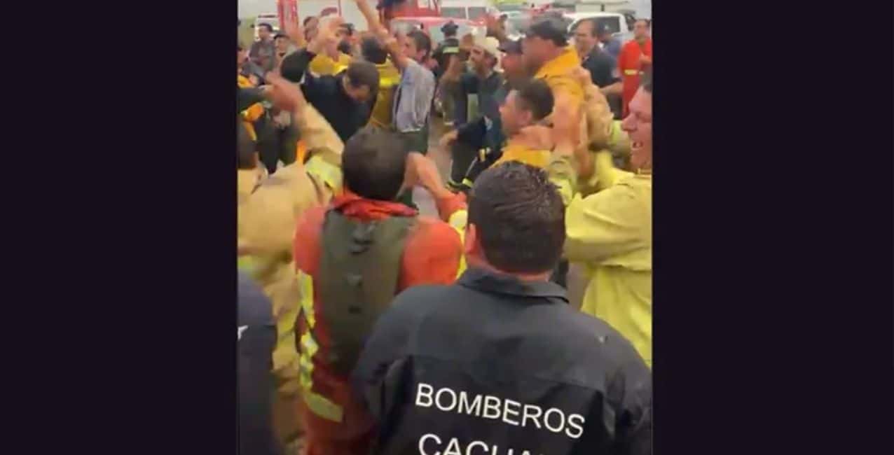 Los bomberos festejaron la llegada de las lluvias a Corrientes