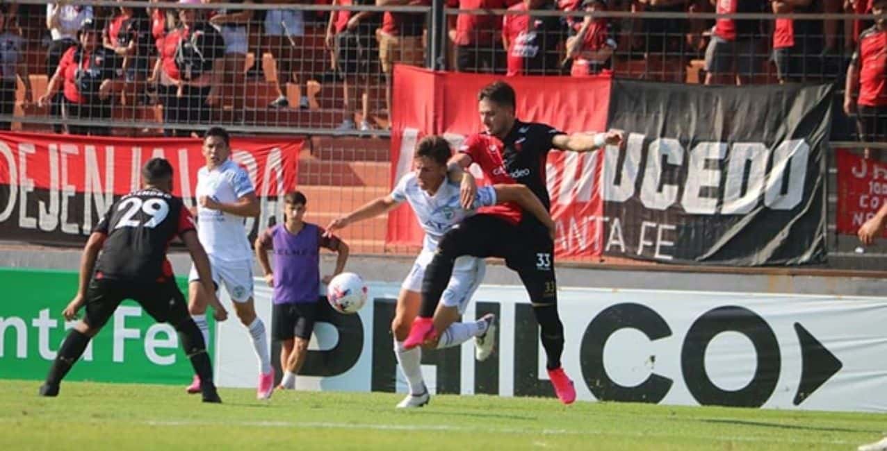 Colón le ganó a Barracas Central por 2 a 1