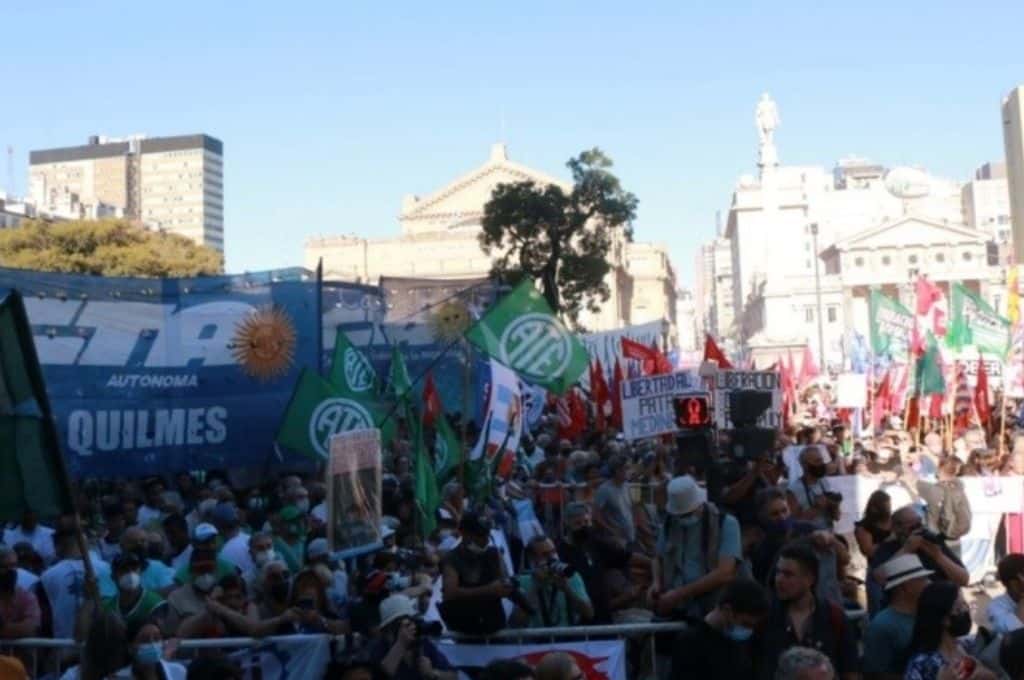 Rosarinos se sumaron a la marcha nacional contra la Corte Suprema de Justicia