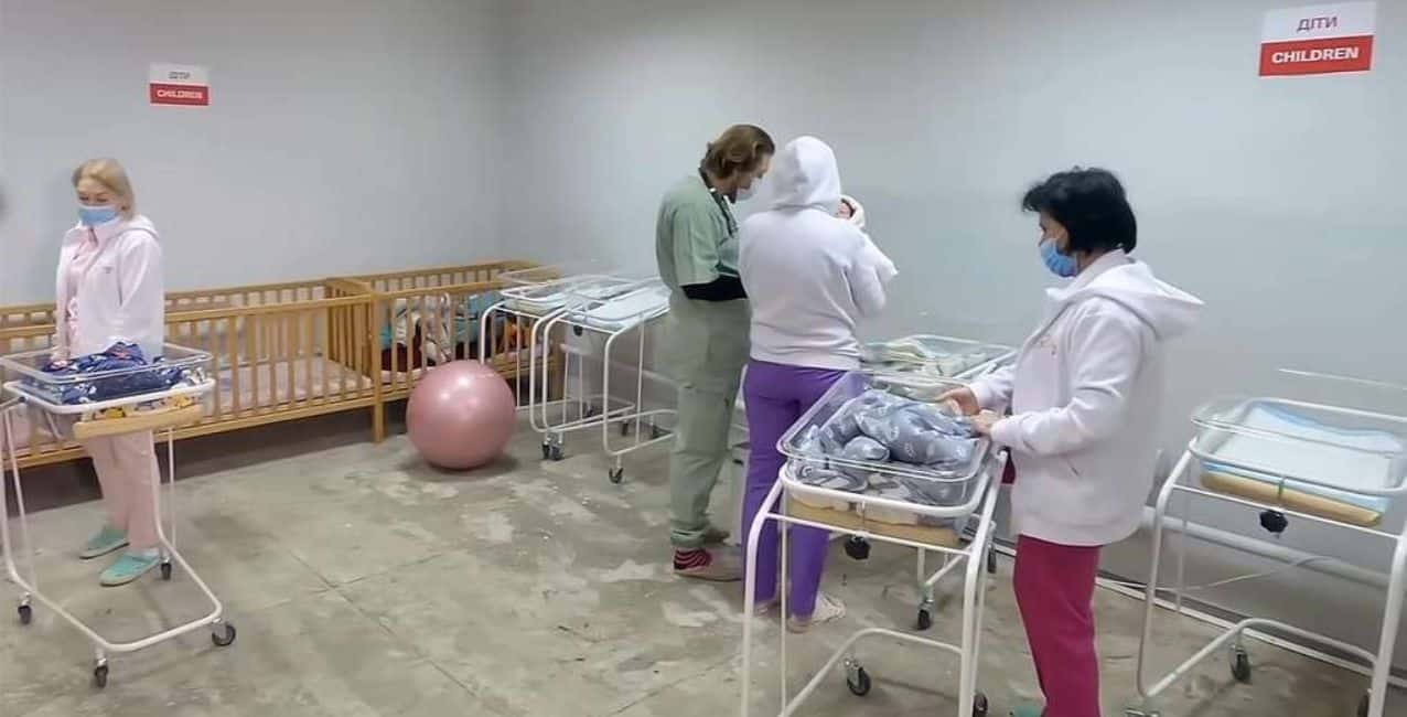 Ucrania: crearon un refugio antibombas para bebés nacidos por subrogación y sus familias