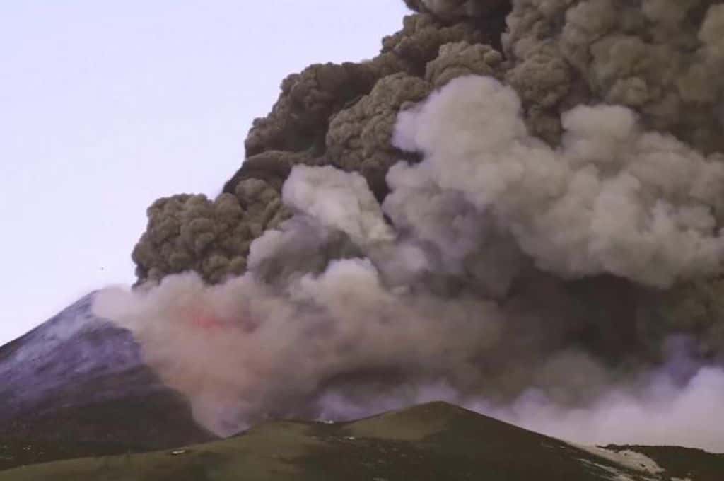 Italia: el volcán Etna está nuevamente en erupción