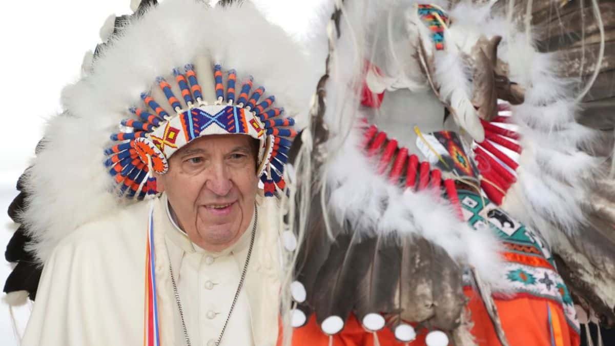 Francisco pidió disculpas a sobrevivientes indígenas por los abusos de la Iglesia en Canadá