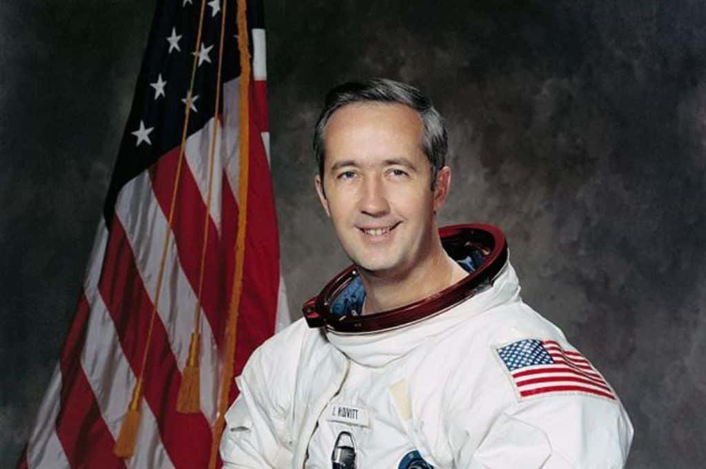 Murió James McDivitt, el astronauta que preparó la misión de la NASA a la Luna