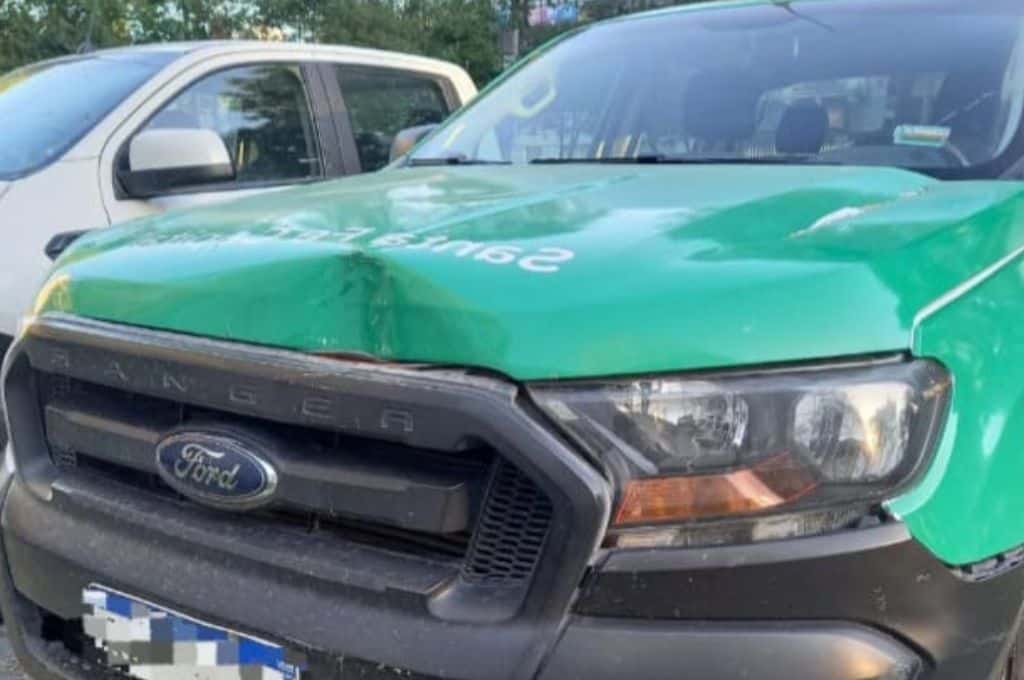 Increíble: se robó una camioneta de la Municipalidad en pleno centro santafesino, chocó y terminó preso