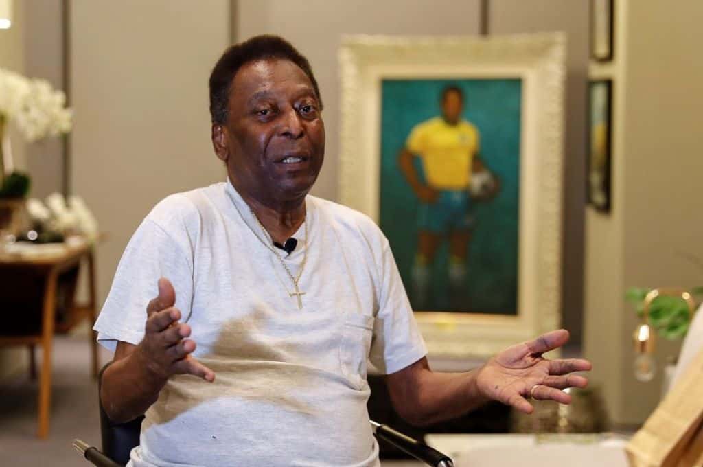 Pelé tranquilizó a los fanáticos y dio detalles de su salud desde el hospital