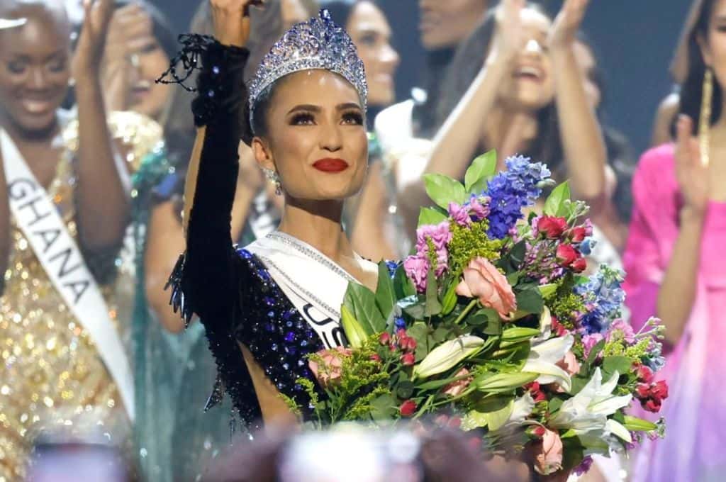 La estadounidense R’Bonney Gabriel se convirtió en la nueva Miss Universo 2023
