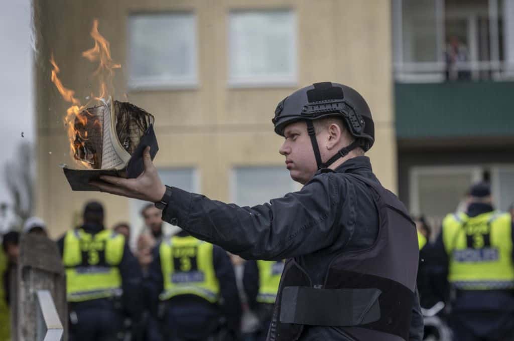 La Policía sueca otorgó el derecho de quemar una copia del Corán a un activista antiislámico
