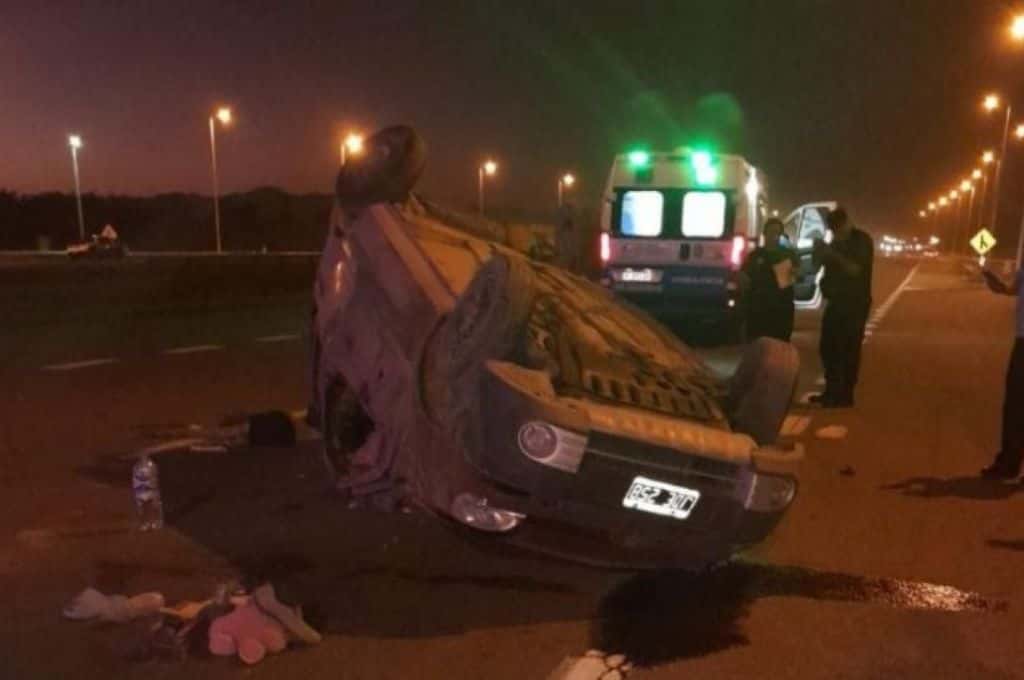 Accidente fatal en Mendoza: un camión chocó contra un utilitario y murió una mujer