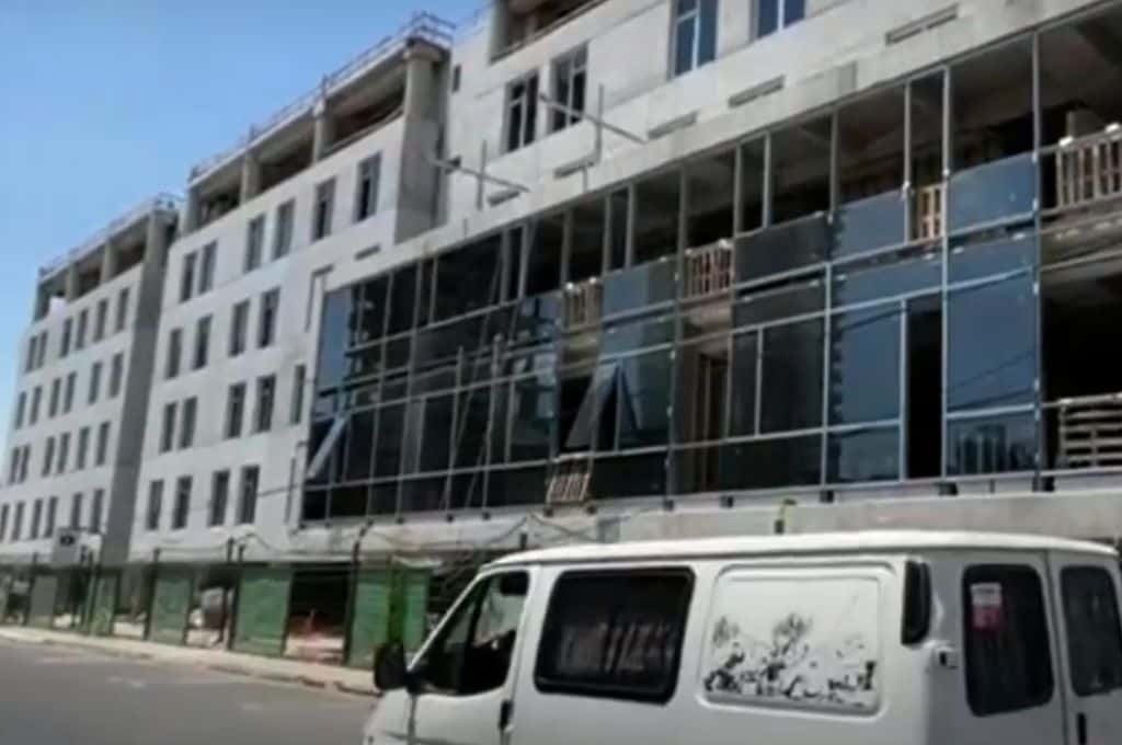 Tribunales de Santa Fe: un obrero cayó desde un tercer piso del edificio en construcción