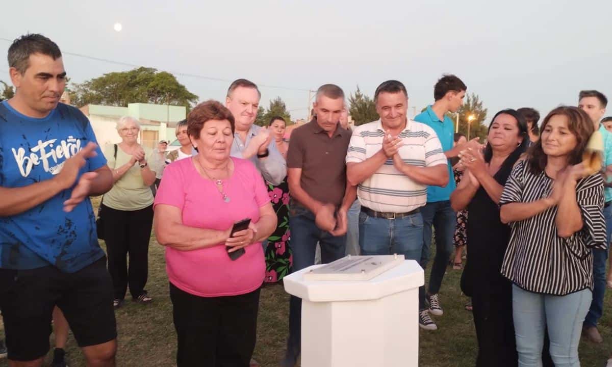 San Cristóbal: inauguraron la iluminación led en la cancha del Club Defensores de Pellegrini