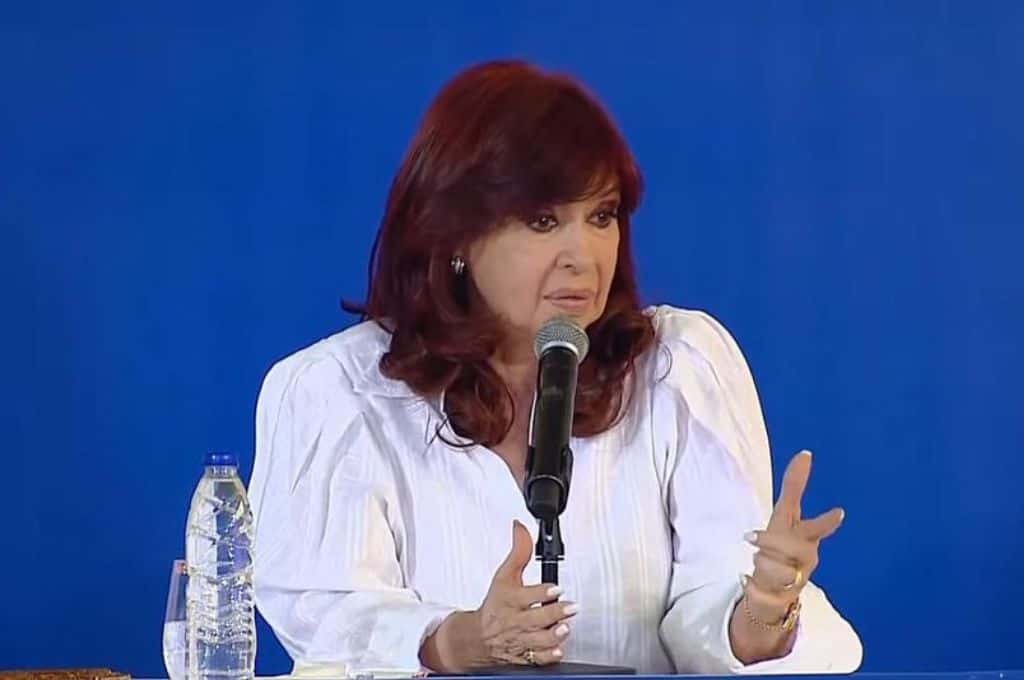 Cristina Kirchner criticó a Javier Milei y llamó a no repetir el “fracaso” de la Convertibilidad