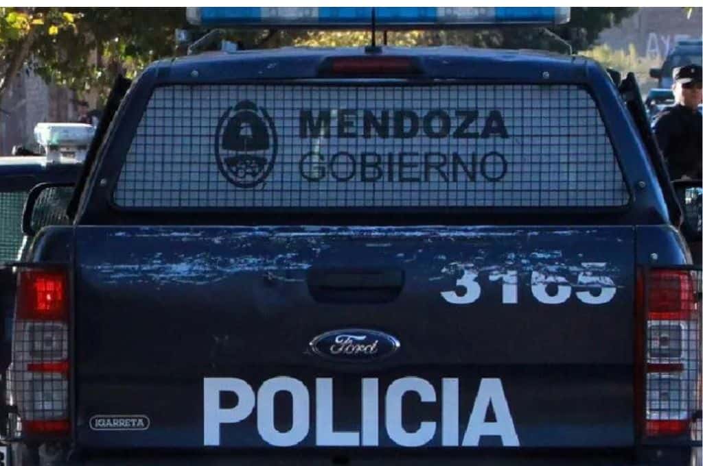 Inseguridad en Mendoza: una mujer se resistió a un robo, un vecino acudió a ayudarla y terminaron acuchillados os