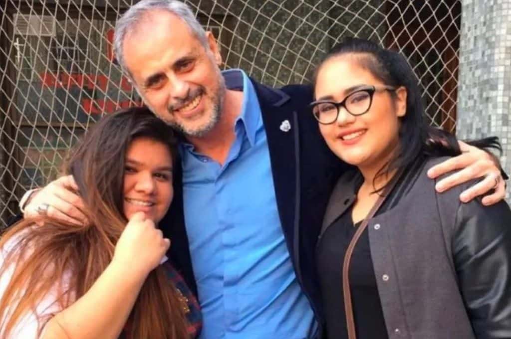 “Me siento mal”: la reacción de Morena Rial luego de que su hermana Rocío le pusiera un bozal legal