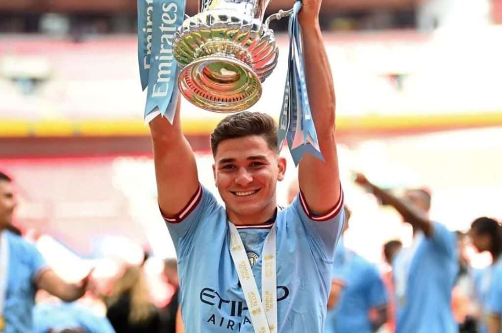 ¡Julián Álvarez, Campeón de la FA Cup! El Manchester City festejó ante el United de Garnacho