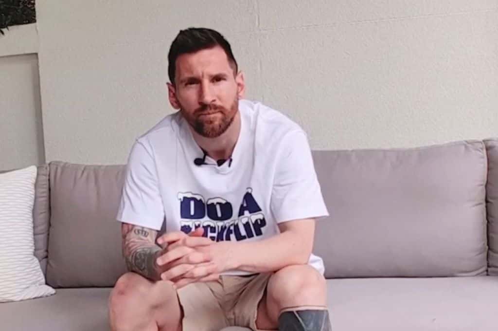 ¿Qué dice?: locura por la remera que usó Lionel Messi para anunciar su llegada al Inter Miami