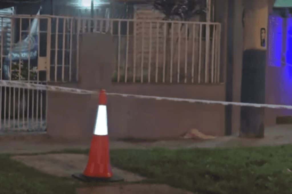 Rosario: un hombre murió tras ser atacado a balazos desde un auto