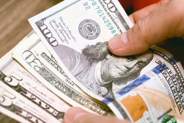 El dólar blue, imparable: este miércoles abrió a $775