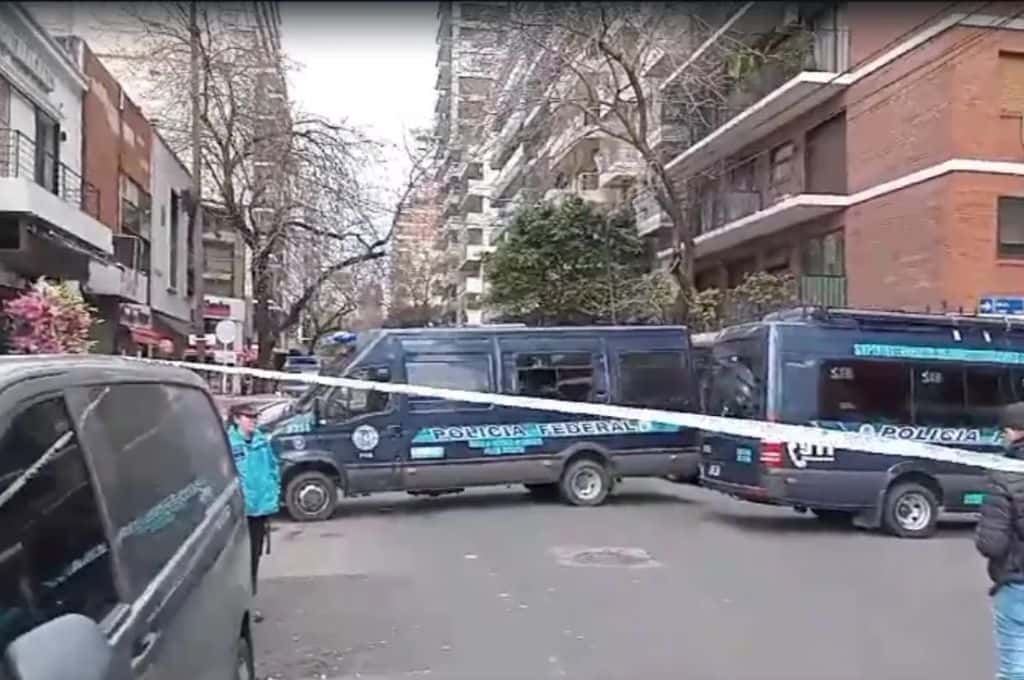 Persecusión policial en Palermo: un delincuente fue abatido tras robarle la camioneta a dos diplomáticos de Turquía