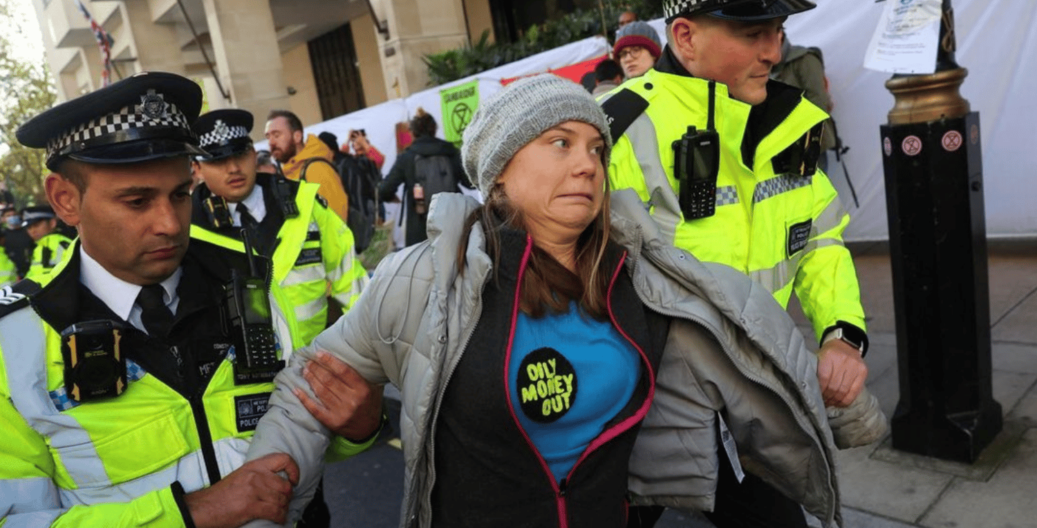 Así detuvieron a la activista Greta Thunberg en una manifestación en Londres