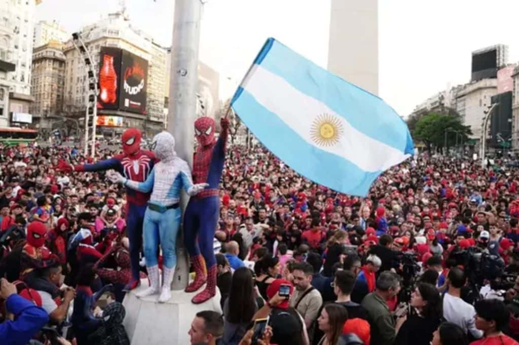 Argentina rompió el récord mundial: 2000 Spiderman se juntaron en el Obelisco