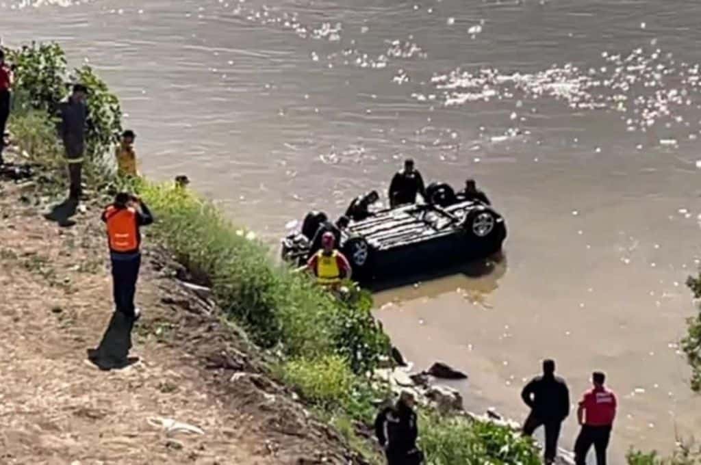 San Lorenzo: un auto cayó al río Paraná y uno de sus ocupantes está desaparecido