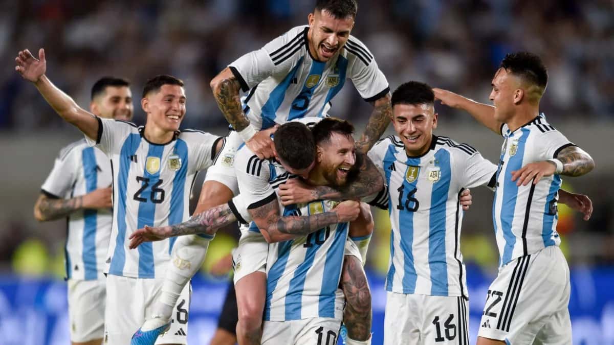 Argentina se mide ante Paraguay, por las Eliminatorias: formaciones, horario y dónde ver el partido