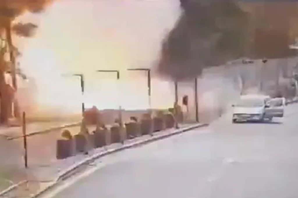 Video: un terrorista se inmoló frente al ministerio de Interior en Turquía