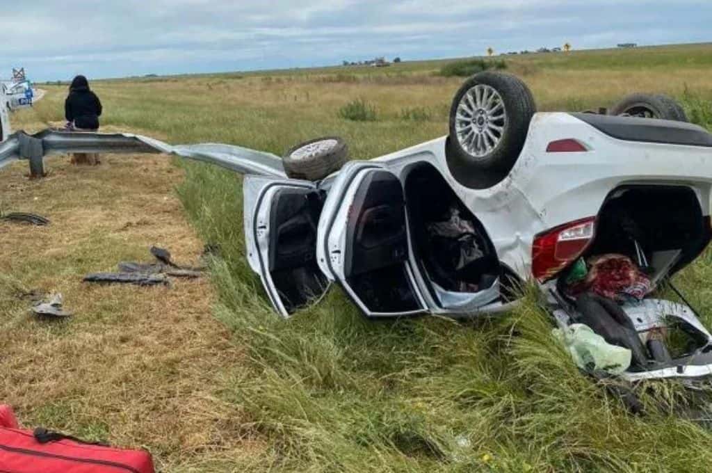 Accidente fatal en Ruta 11: una mujer volcó su auto y murió su hija embarazada