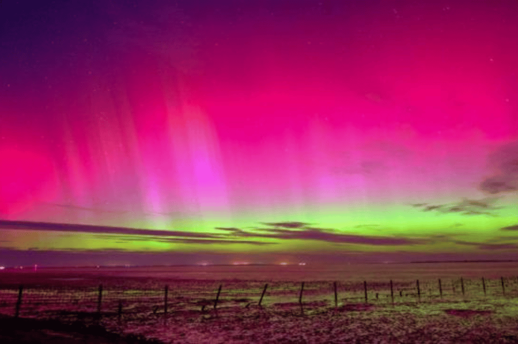 Una deslumbrante aurora boreal iluminó Europa en distintos puntos del continente: las increíbles fotos