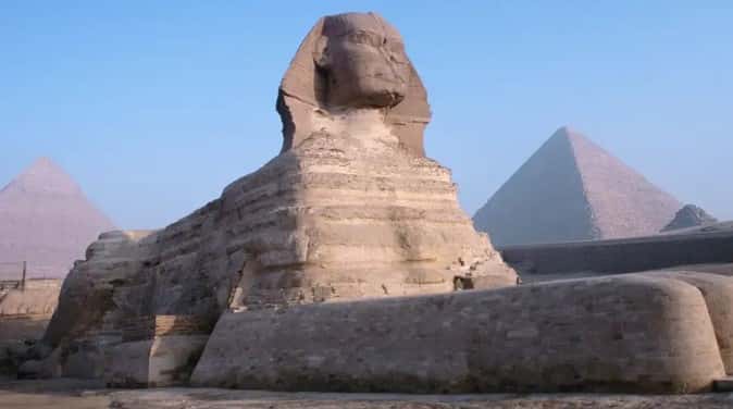 Hallan evidencia de intervención "no humana" en la Esfinge de Egipto
