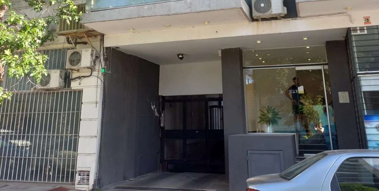 Santa Fe: estaba durmiendo y fue sorprendida por ladrones dentro de su departamento