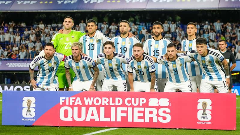 La Selección Argentina se enfrenta a su clásico rival