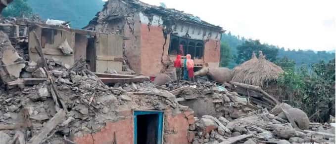 Tragedia en Nepal: un sismo de magnitud 5,6  dejó más de 130  muertos