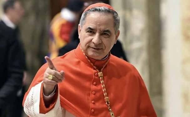 Condenaron al cardenal Becciu a 5 años de prisión por fraude