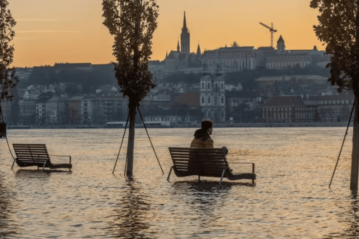 Desbordó el Danubio en Budapest