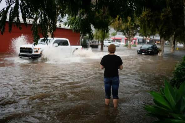 Pronostican que Santa Claus traerá "más inundaciones" a California