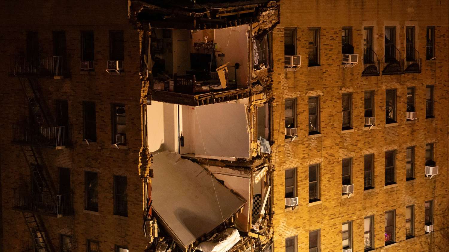 Impactante video muestra el momento en que un edificio colapsó en Nueva York