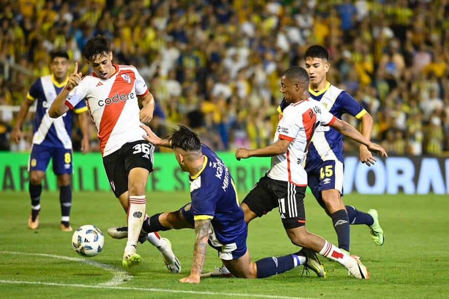 River y Rosario Central se enfrentan por la semifinales de la Copa de la Liga