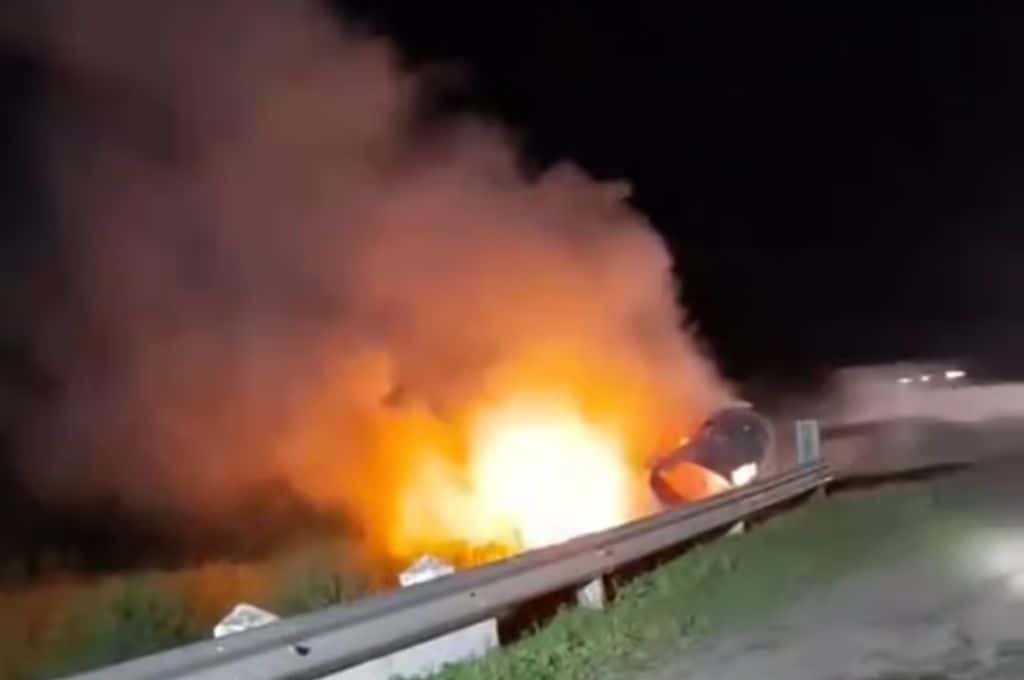 Trágico accidente en Rufino: tres personas murieron tras volcar e incendiarse su auto