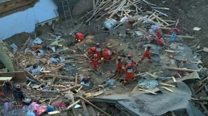 Ya son 128 los muertos por el terremoto en China