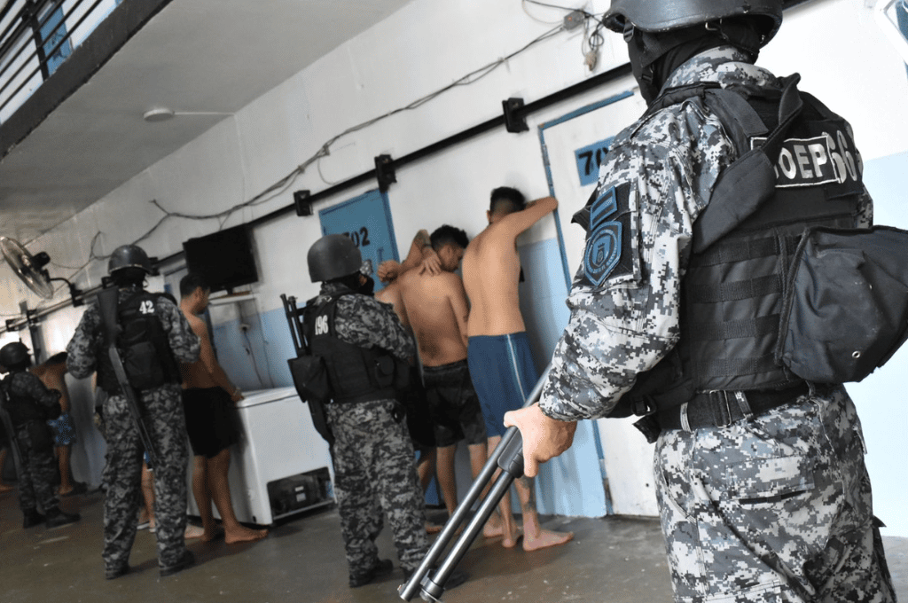 Santa Fe: narcos y sicarios de la cárcel de Piñero fueron trasladados a pabellones de máxima seguridad